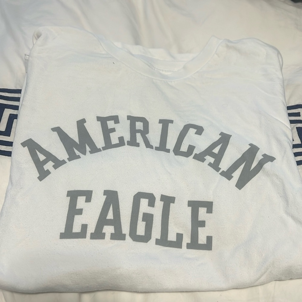 American Eagle tee